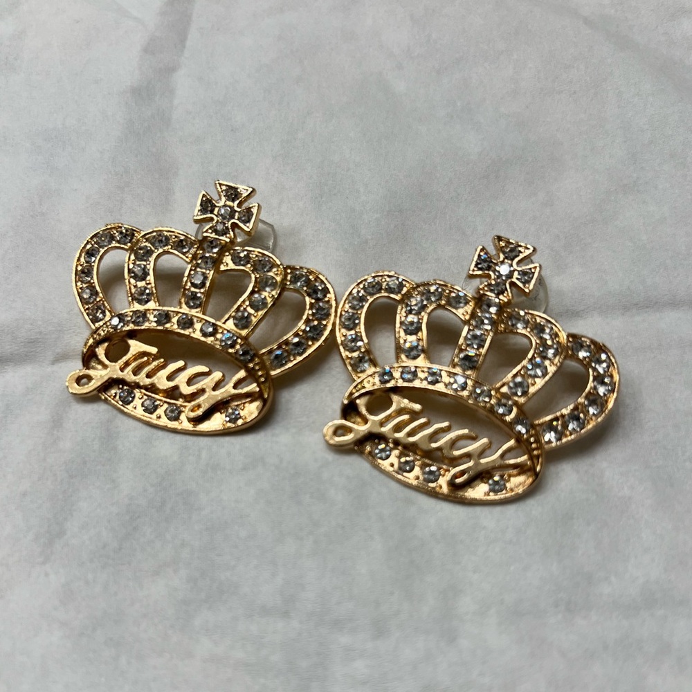 Croc crowns charms
